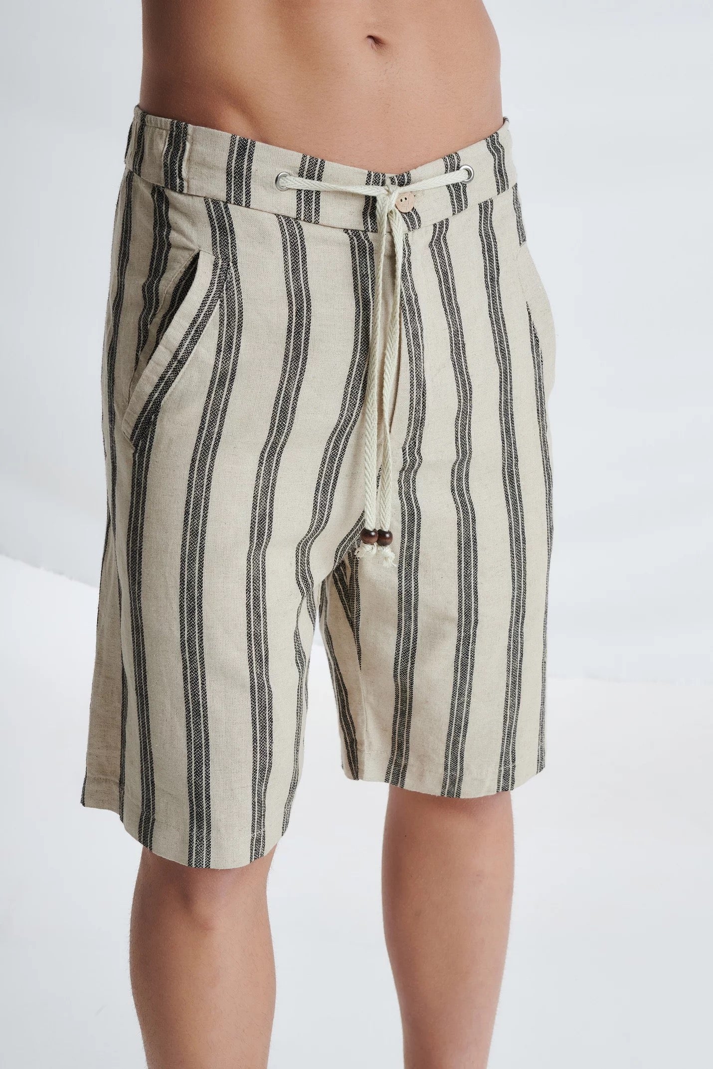STRIPED LINEN BERMUDA WITH POCKETS