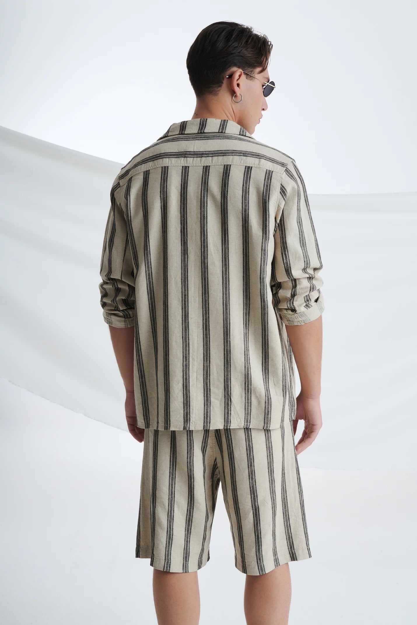 STRIPED LINEN BERMUDA WITH POCKETS